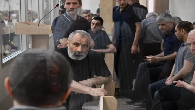 Azərbaycanın cəbhə xəttindən uzaq şəhərlərinin bombalanması əmrinin Ermənistanın siyasi-hərbi rəhbərliyi tərəfindən verilməsi məhkəmədə bir daha təsdiqlənib - FOTO