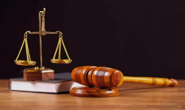 Bakıda qəbiristanlıqda həmyaşıdı öldürən yeniyetməyə hökm oxundu