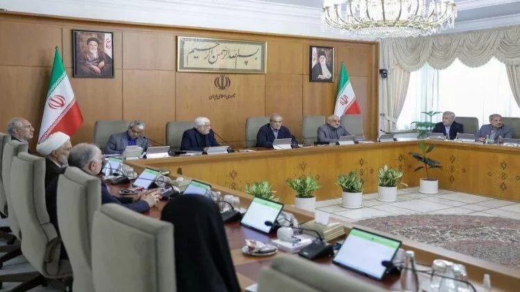 Pezeşkian hökümət rəsmilərini təcili topladı - FOTO