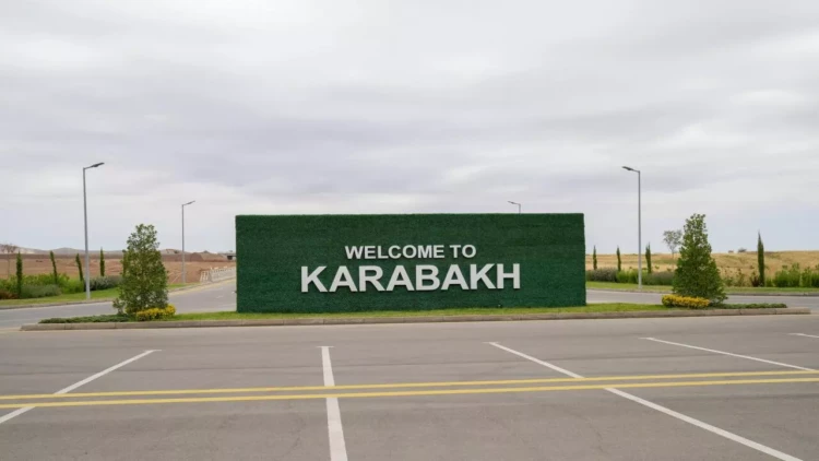 Qarabağ və Şərqi Zəngəzur iqtisadi rayonlarında nə qədər əhali yaşayır?