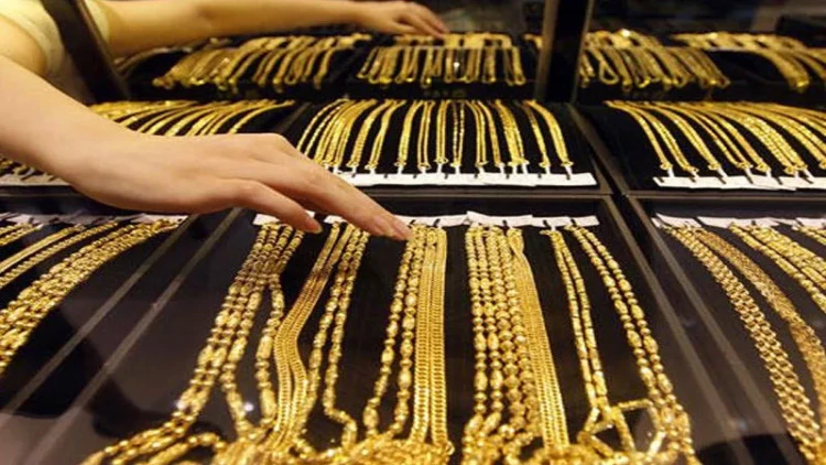 Qızılın qiymətində rekord artım - 3450 dollara yaxınlaşdı