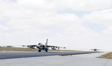 Ordumuzun aviasiya vasitələri təlim-məşq uçuşlarını icra etdi - VİDEO