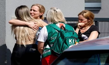 10 nəfəri güllələyən məktəbli qətliamdan əvvəl anasına video göndəribmiş - FOTO