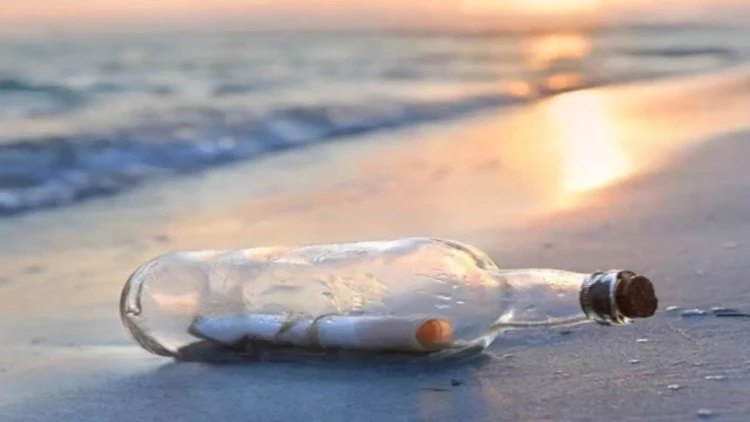 Dənizdən 47 il əvvəl yazılan məktub tapıldı - FOTO