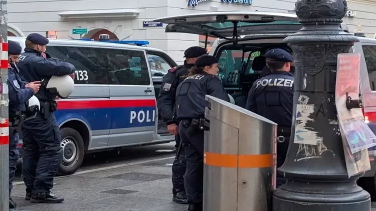 Avstriyada orta məktəbə silahlı hücum:  azı 8 ölü var