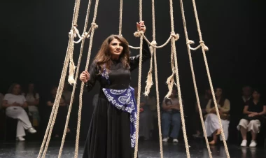 Ölməz dramaturq Cəfər Cabbarlının “Solğun çiçəklər” pyesi əsasında hazırlanan eyniadlı tamaşanın premyerası keçirildi - FOTO