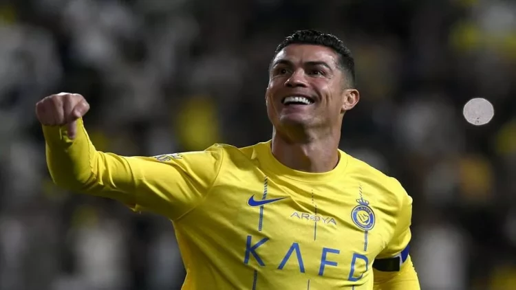 Ronaldo dünya rekordunu yenilədi