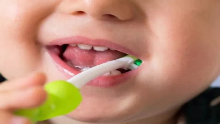 Dişlərini düzgün fırçalamayan uşaqların valideynlərinə həbs cəzası