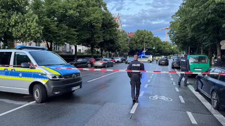 Bir gündə iki dəhşət: Qadın ətrafdakılara bıçaqla hücum çəkdi