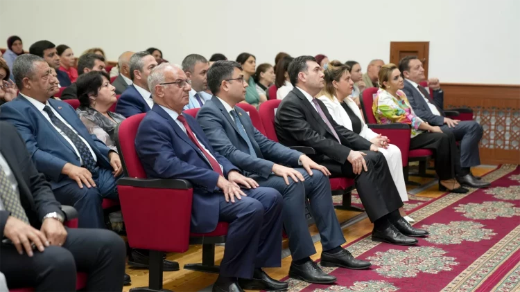 ATİAHİ Respublika Komitəsi Qurban bayramı münasibətilə 1000 nəfər təhsil işçisini sevindirdi - FOTO