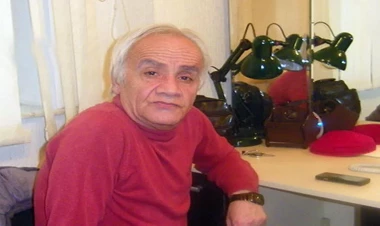 Vahid Əliyev Röyanı tənqid etdi: Atan soğan, anan sarımsaq... - FOTO