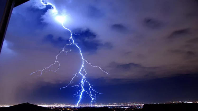 Sabah Bakıda leysan yağacaq, şimşək çağacaq - XƏBƏRDARLIQ