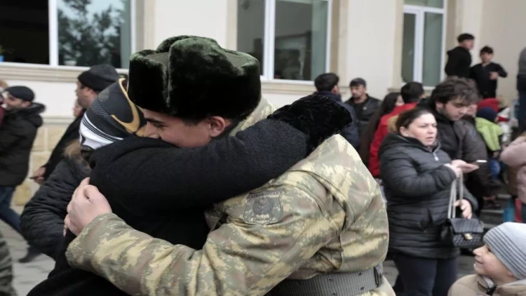 Əsgər valideynlərinin NƏZƏRİNƏ - Görüşə məhdudiyyət qoyuldu