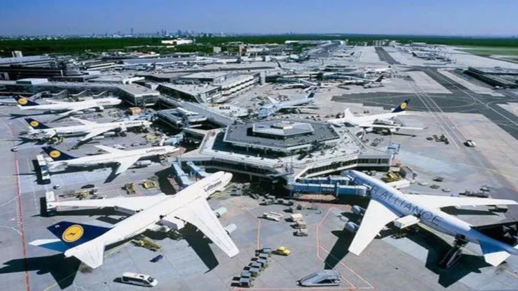 Rusiya vətəndaşı Bakıda aeroportda qəfil öldü