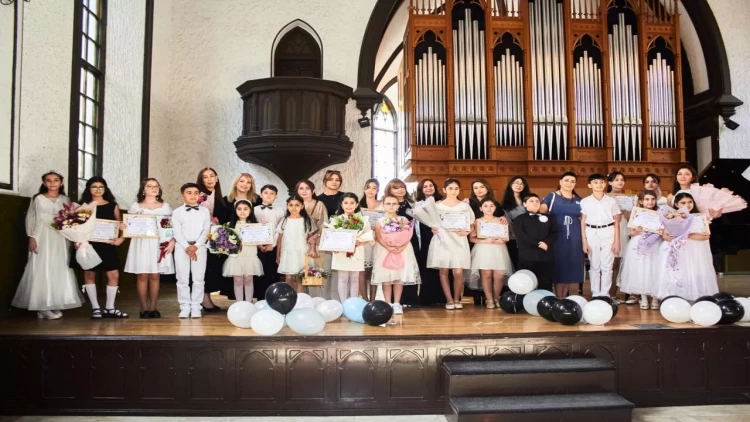 Uşaq İncəsənət Məktəbinin konserti baş tutub - FOTO