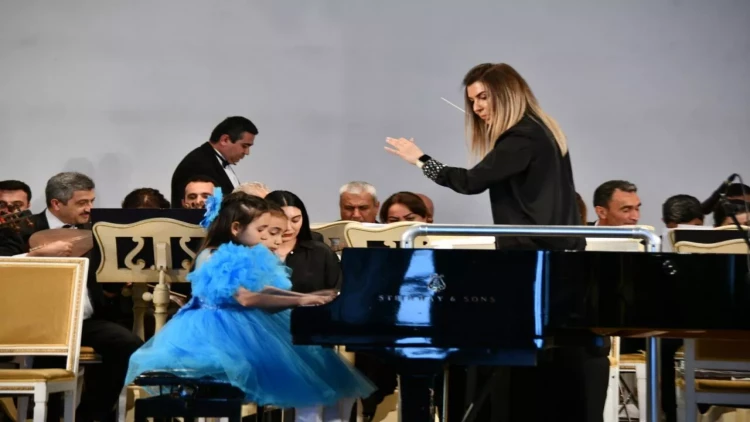 Filarmoniyada Uşaqların Beynəlxalq Müdafiəsi Gününə həsr olunmuş konsert keçirilib - FOTO