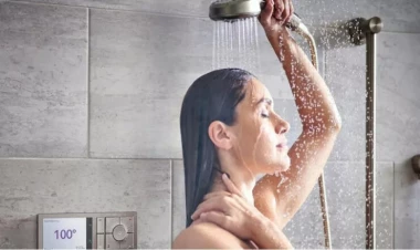 Saç yuyarkən suyun temperaturuna diqqət edin – mütəxəssisdən vacib tövsiyələr