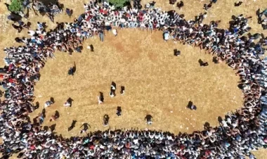 300 illik ənənə - Bunu oynayan 1 həftə gəzə bilmir - FOTO