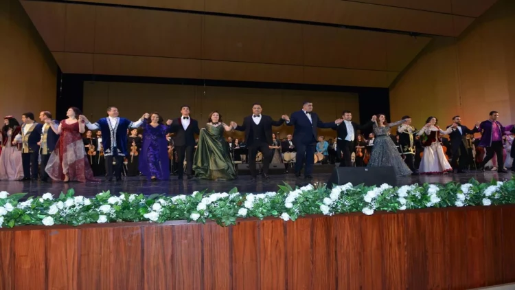 Opera və Balet Teatri  Müstəqillik Gününə həsr olunmuş möhtəşəm konsert proqrami təqdim edib - FOTO