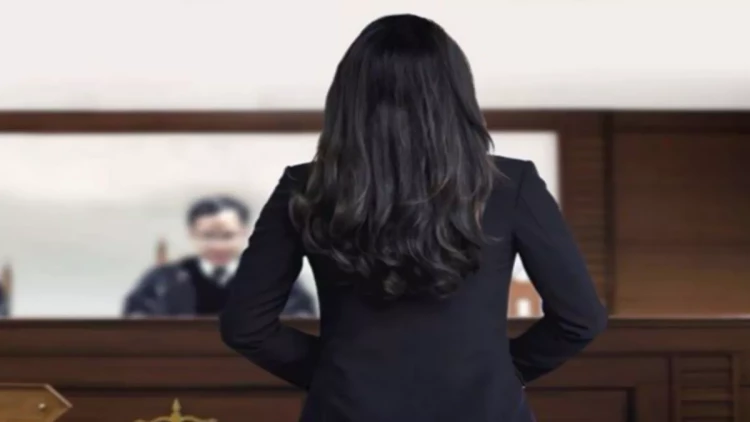 Azərbaycanda qadın sahibkar sevgilisinin evinə hücum etdi: Arvadı və qızını döydü