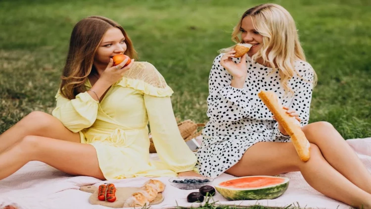 İstirahətə gedəndə bu rəng geyinməyin - Gənə yapışa bilər