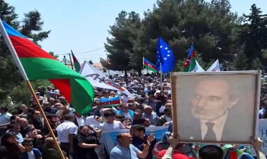 Müstəqillik günündə Novxanıda Aİ bayrağını kimlər niyə dalğalandırdı?