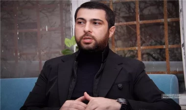 Anasının məzarından FOTOlarını paylaşdı