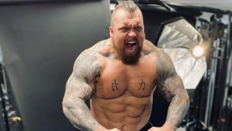 500 kilonu qaldıra bilən ilk insan - VİDEO