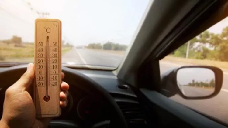 Sürücülərin NƏZƏRİNƏ: İsti havalarda avtomobildə bu əşyaları saxlamaq təhlükəlidir