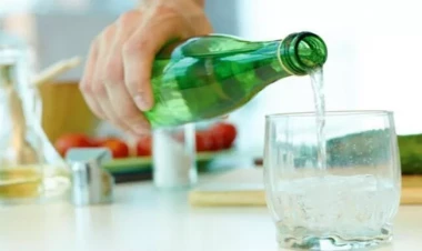 Sümüyü zəiflədir, dişləri çürüdür - Siqaret çəkməyə bərabər olan İÇKİ