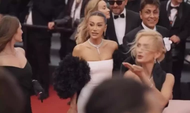 Röya Ayxan qırmızı xalıda - VİDEO