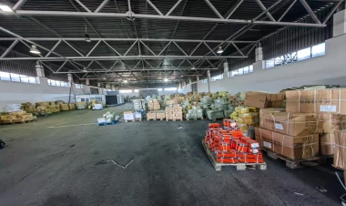 Sahibkarla Bakı Baş Gömrük İdarəsi arasında QALMAQAL - FOTO