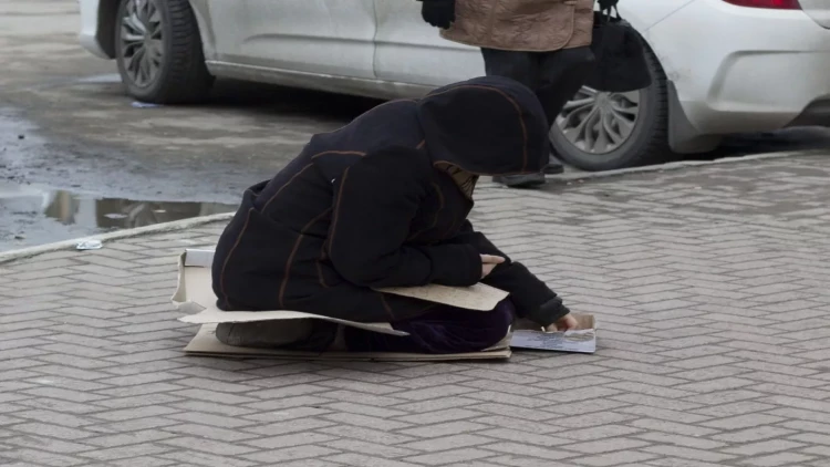 Bakıda dilənçinin 1 günlük qazancı şoka saldı - VİDEO
