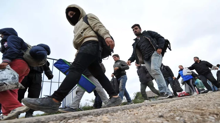 Rusiyada əcnəbilər üçün YENİ QAYDA - Bu tarixdən giriş çətinləşəcək