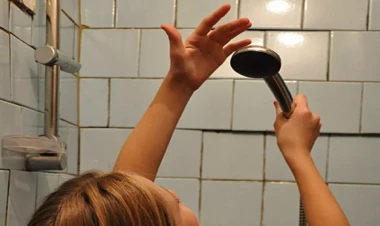 Yatmazdan əvvəl çimənlərin nəzərinə! - Mikrobioloq xəbərdarlıq etdi