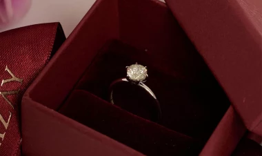 Bulvarda evlilik təklif edən gənci qız belə PƏRT ETDİ - VİDEO