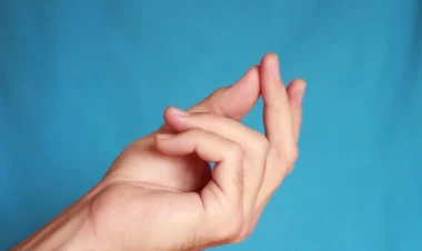 Barmaq uclarındakı bu dəyişiklik ciddi xəstəliyin əlaməti ola bilər