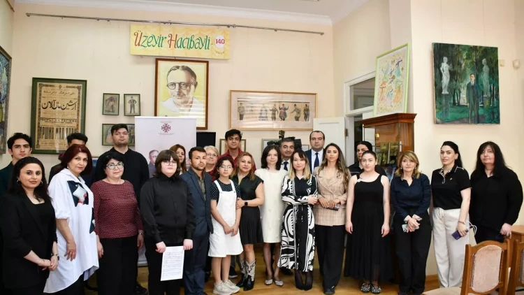 İtalyan pianoçu ilə ustad dərsi təşkil edilib - FOTO