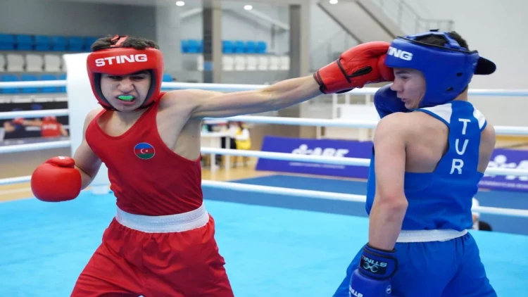 8 boksçumuz 1/4 finala yüksəldi