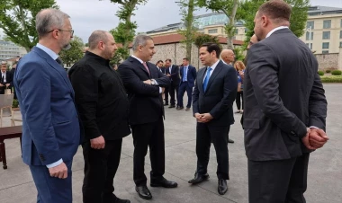 İstanbuldakı sülh toplantısından diqqət çəkən KADR