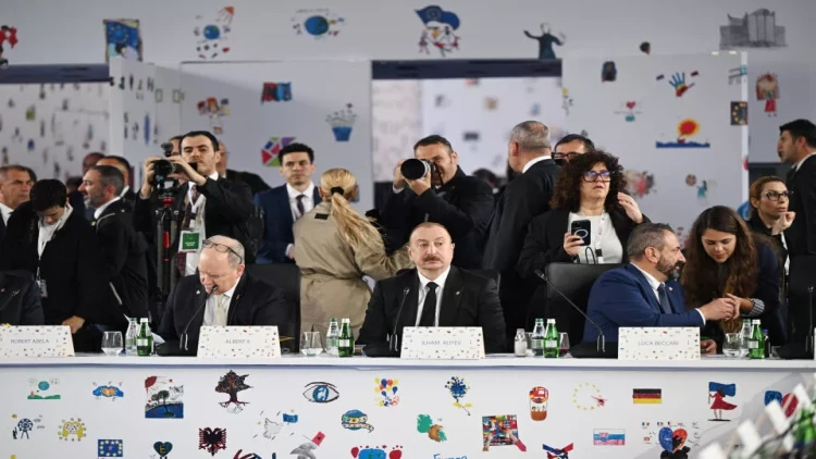 Prezident “Avropa Siyasi Birliyi” 6-cı Zirvə toplantısının açılış plenar sessiyasında iştirak edib - VİDEO - FOTO