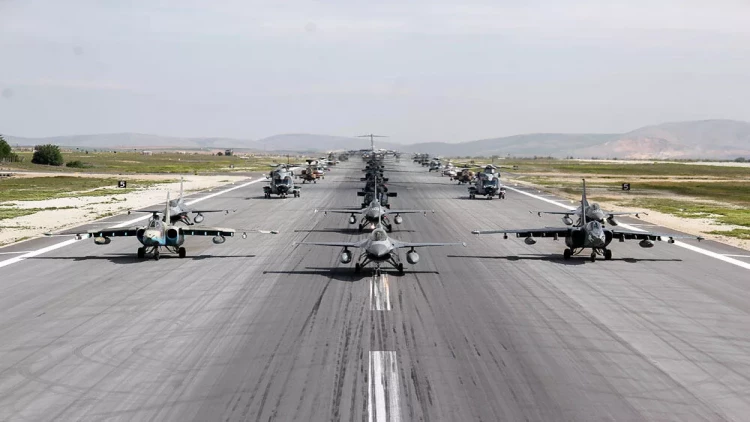 Azərbaycan təyyarələri beynəlxalq təlimdə 