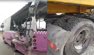 Sumqayıtda avtobus yük maşını ilə toqquşdu - VİDEO