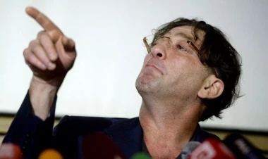 Xalq artisti jurnalisti təhqir etdi - FOTO