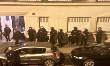 Fransada polislər yazıçının evinə basqın etdi - Kitabında hakimiyyəti ifşa etmişdi - FOTO