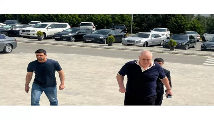 Şərurlu İsfəndiyar məhkəməyə gəldi - FOTO