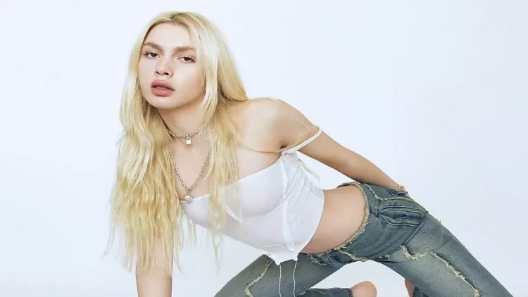 Aleyna Tilki səhnədə qorxulu anlar yaşadı - Anbaan VİDEO