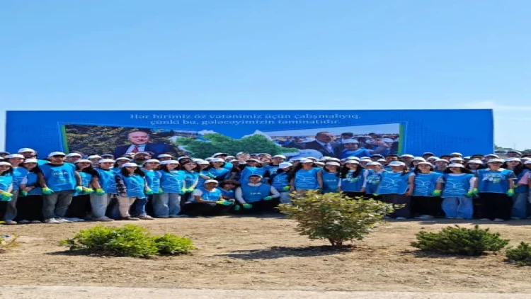 Leyla Əliyeva və Arzu Əliyevanın iştirakı ilə Bakıda növbəti ağacəkmə aksiyası keçirilib - FOTO