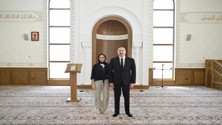 Prezident və birinci xanım Şuşa rayonunun Daşaltı kənd məscidinin açılışında iştirak ediblər - VİDEO - FOTO