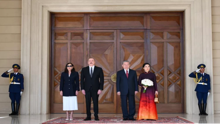 Vyetnamlı Baş katibin rəsmi qarşılanma mərasimi olub - VİDEO - FOTO